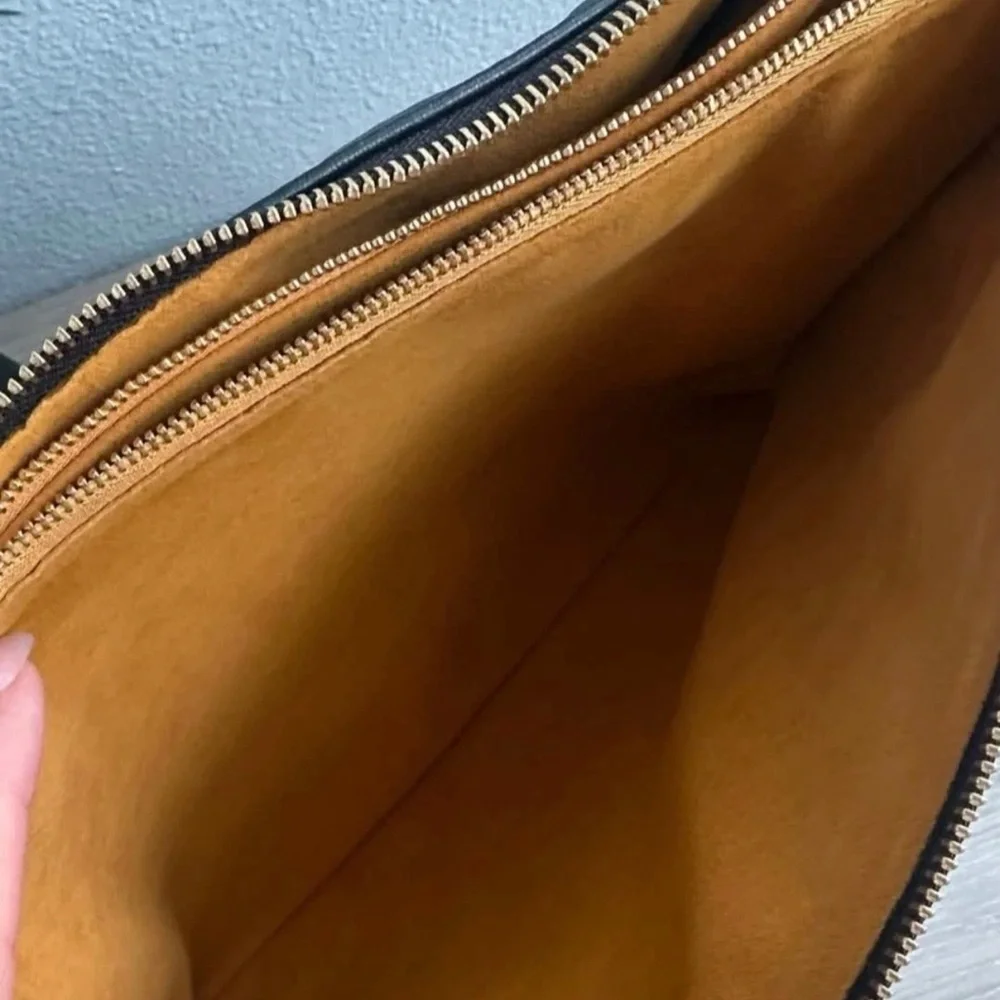 Louis Vuitton Black Embossed coussin MM Shoulder Bag❤️ - Picture 4 of 10